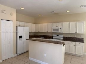2967 NE 2nd Dr, Homestead FL 33033