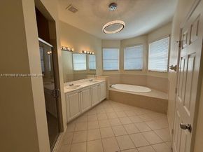 2967 NE 2nd Dr, Homestead FL 33033