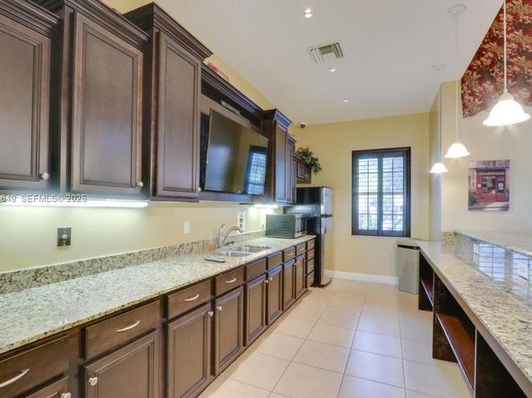 2086 Foxtail View Ct, West Palm Beach FL 33411