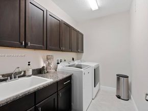 2086 Foxtail View Ct, West Palm Beach FL 33411