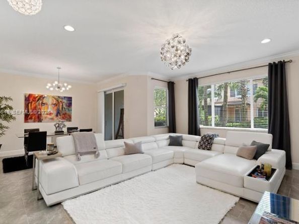 2086 Foxtail View Ct, West Palm Beach FL 33411