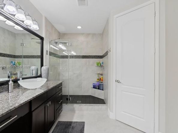 2086 Foxtail View Ct, West Palm Beach FL 33411