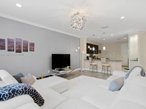 2086 Foxtail View Ct, West Palm Beach FL 33411