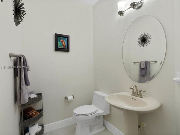 2086 Foxtail View Ct, West Palm Beach FL 33411