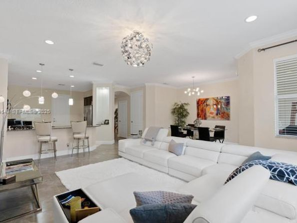 2086 Foxtail View Ct, West Palm Beach FL 33411