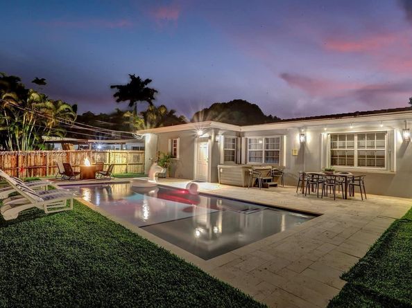 1305 Funston St, Hollywood FL 33019