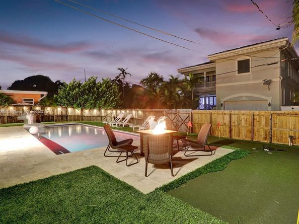 1305 Funston St, Hollywood FL 33019