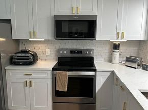 12500 SW 6th St 413N, Pembroke Pines FL 33027