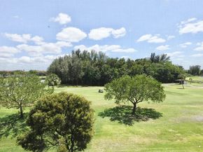 12500 SW 6th St 413N, Pembroke Pines FL 33027