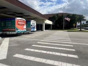 12500 SW 6th St 413N, Pembroke Pines FL 33027