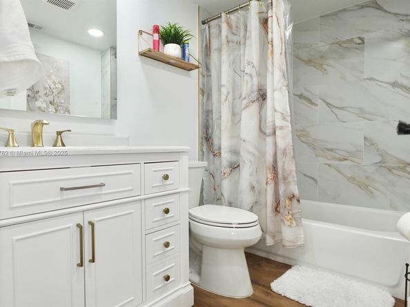 12500 SW 6th St 413N, Pembroke Pines FL 33027