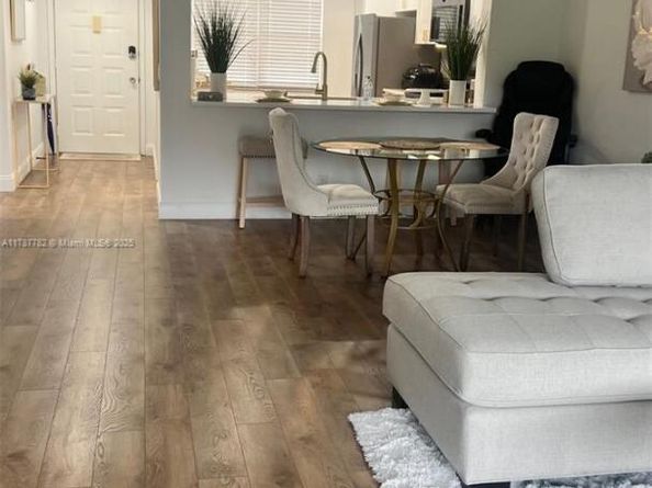 12500 SW 6th St 413N, Pembroke Pines FL 33027