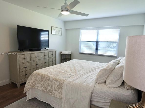 12500 SW 6th St 413N, Pembroke Pines FL 33027