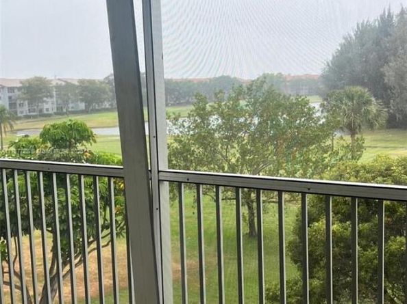 12500 SW 6th St 413N, Pembroke Pines FL 33027