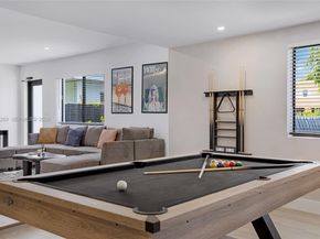 111 NW 53rd St, Miami FL 33127