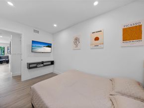 111 NW 53rd St, Miami FL 33127