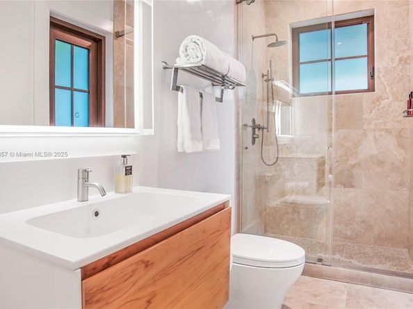 365 Gulf Rd, Key Biscayne FL 33149