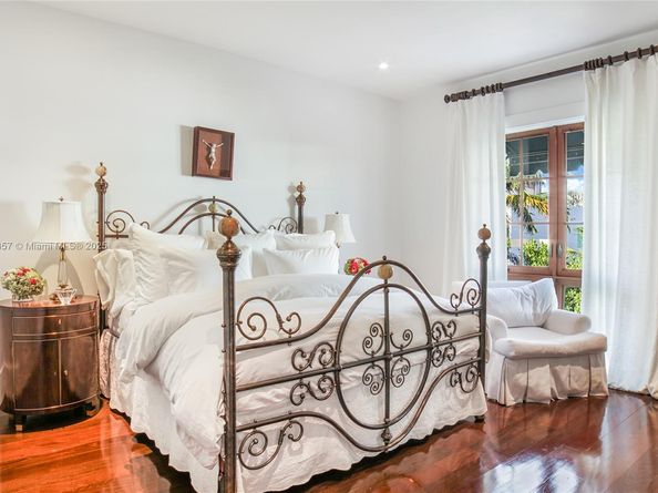 365 Gulf Rd, Key Biscayne FL 33149