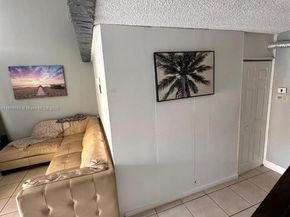 17911 NW 68th Ave N207, Hialeah FL 33015
