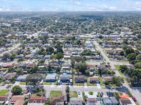 6231 Mayo St, Hollywood FL 33023