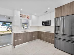 6231 Mayo St, Hollywood FL 33023