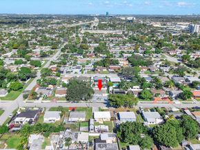 6231 Mayo St, Hollywood FL 33023