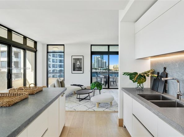 7061 Fisher Island Dr 7061, Miami Beach FL 33109