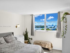 6900 Bay Dr 6B, Miami Beach FL 33141