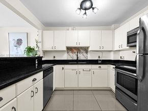 6900 Bay Dr 6B, Miami Beach FL 33141