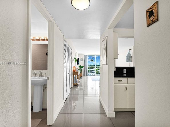 6900 Bay Dr 6B, Miami Beach FL 33141