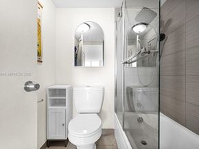 6900 Bay Dr 6B, Miami Beach FL 33141