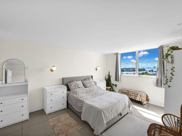 6900 Bay Dr 6B, Miami Beach FL 33141