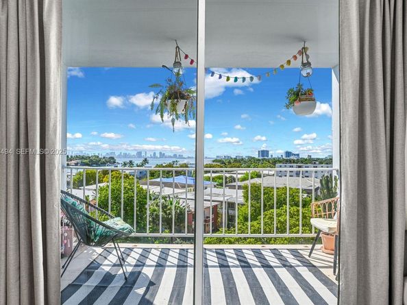 6900 Bay Dr 6B, Miami Beach FL 33141