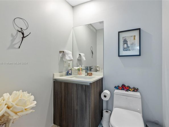 488 NE 18th St 908, Miami FL 33132