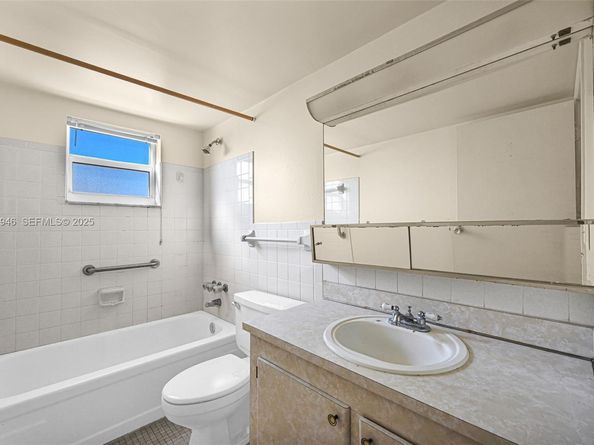 1830 Dixieanna St 506, Hollywood FL 33020