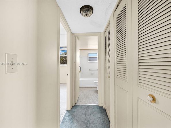 1830 Dixieanna St 506, Hollywood FL 33020