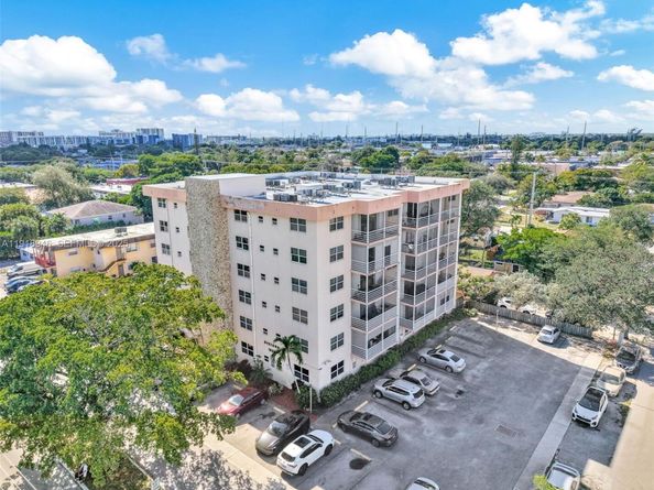 1830 Dixieanna St 506, Hollywood FL 33020