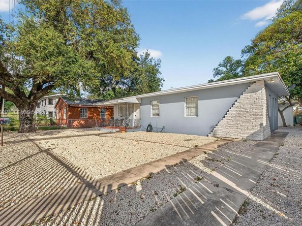 2741 NW 43rd Ter, Miami FL 33142