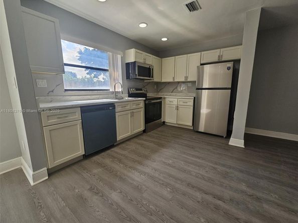 4131 NW 79th Ave 4131, Sunrise FL 33351
