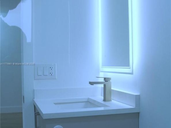 13911 SW 100th Ln, Miami FL 33186