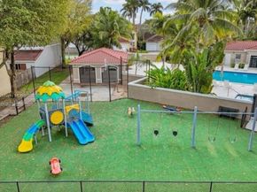 13911 SW 100th Ln, Miami FL 33186