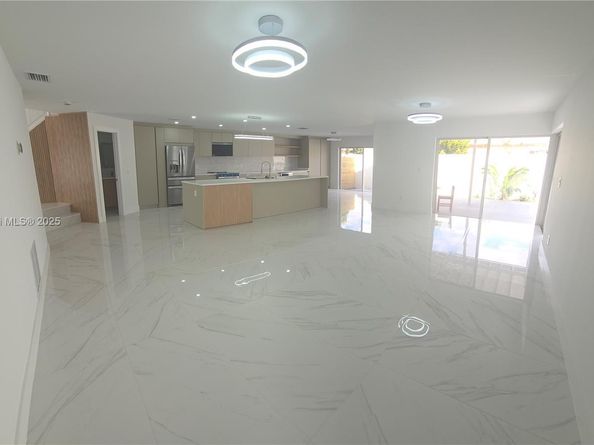 13911 SW 100th Ln, Miami FL 33186