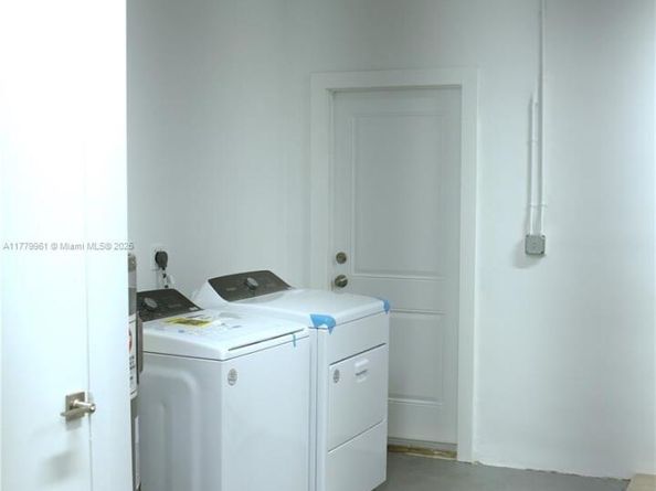 13911 SW 100th Ln, Miami FL 33186