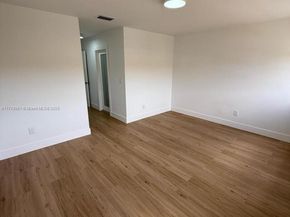 13911 SW 100th Ln, Miami FL 33186