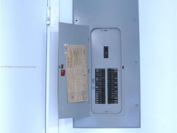 13911 SW 100th Ln, Miami FL 33186