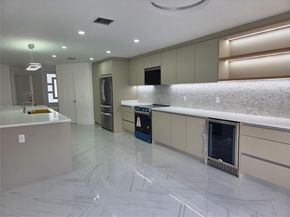 13911 SW 100th Ln, Miami FL 33186