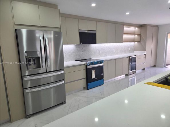 13911 SW 100th Ln, Miami FL 33186