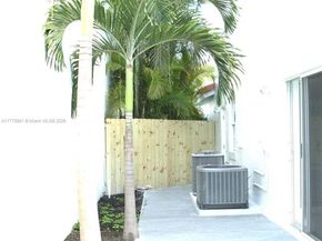 13911 SW 100th Ln, Miami FL 33186