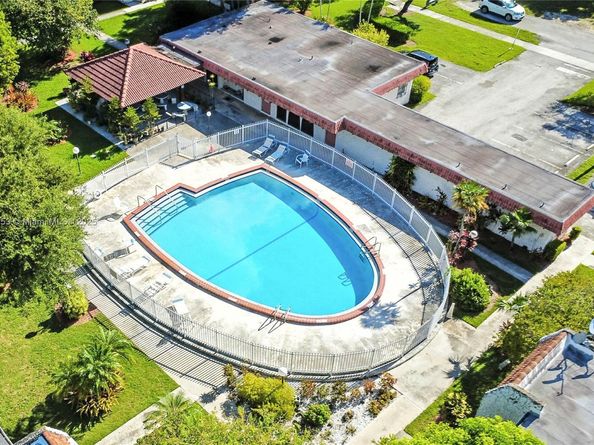 8701 SW 141st St B1, Palmetto Bay FL 33176