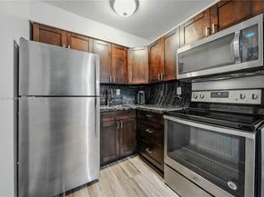 8701 SW 141st St B1, Palmetto Bay FL 33176